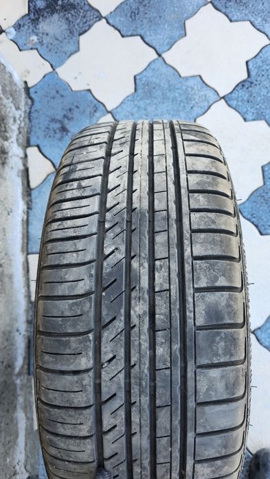 Шины в комплект.