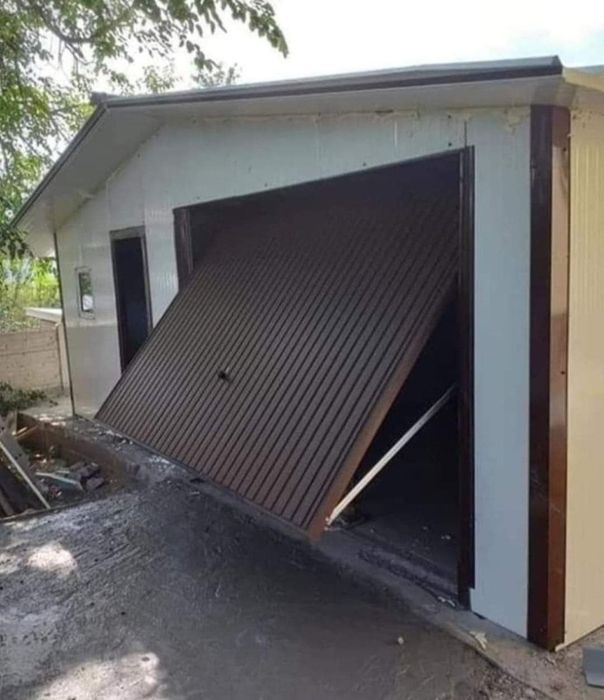 Vindem garaje auto și magazii