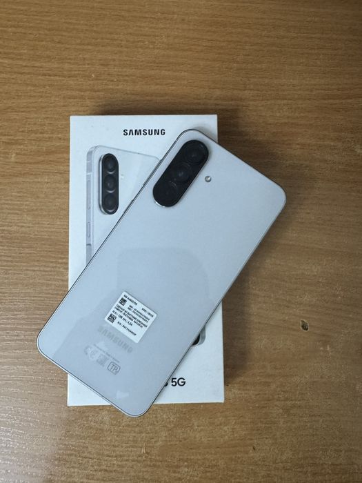 Продам SAMSUNG А56