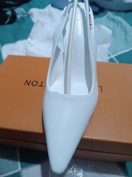 Новые туфли ни разу не одевала