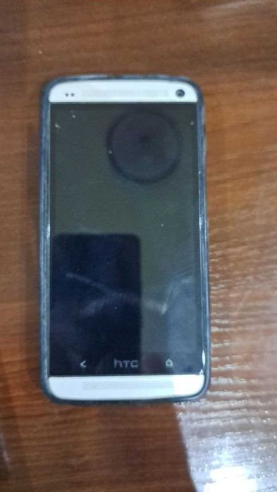 Продается телефон htc б/у