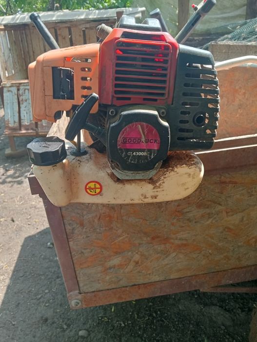 Motocoase de vânzare 400 de lei amandoua