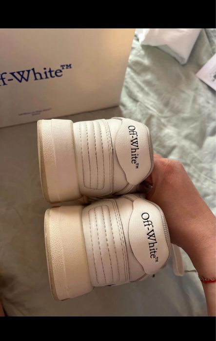Off White- Out of Office in stare foarte buna