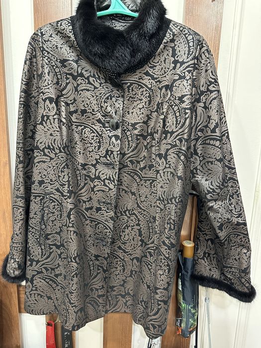 Куртка осенняя, кожанная