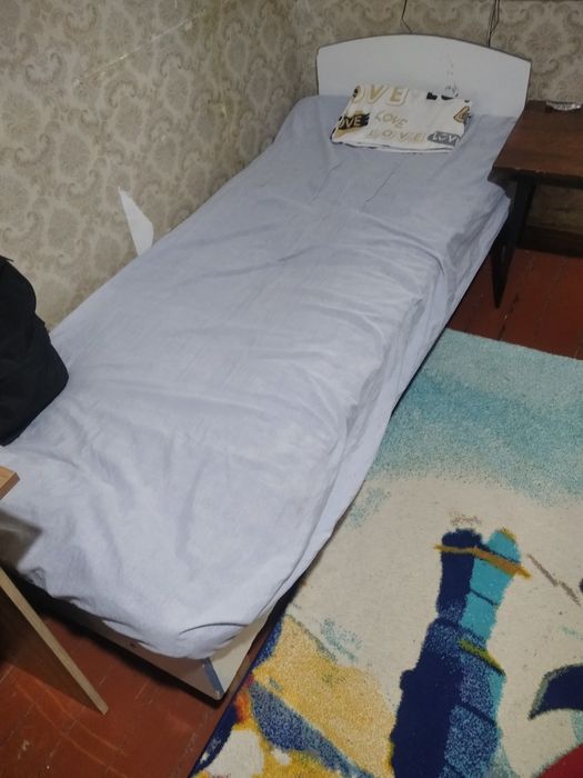 Продам кровати 2 штуки для детской.