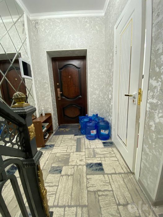 Dubleks dom sotiladi srochna