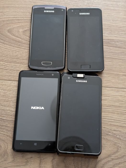 Lot 4 telefoane Samsung Nokia
