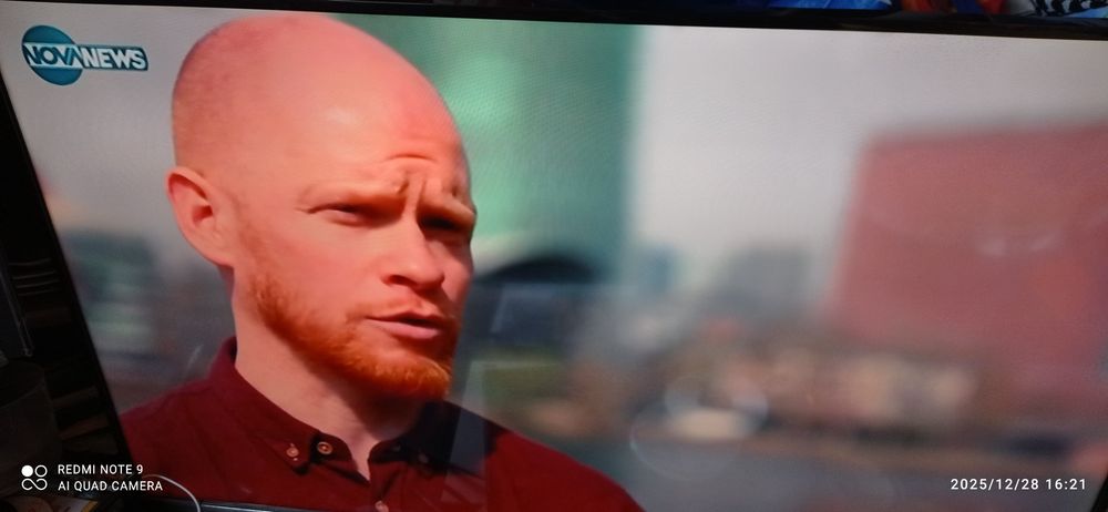 TV LG 32 инча full HD отличен