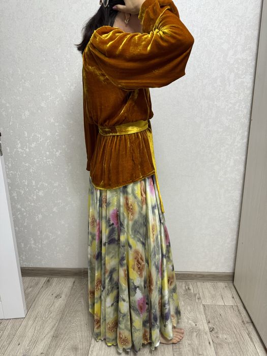 Продам два платья