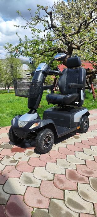 Cărucior scuter electric