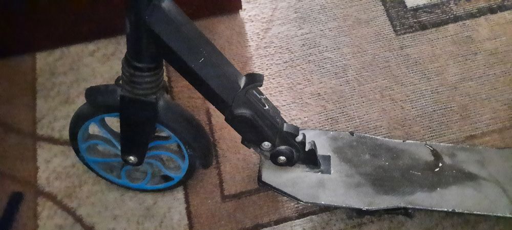 Продам самокат обычный