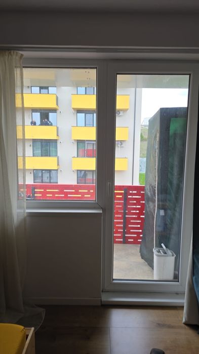 De vânzare 3 bucăți  Geamuri si usi termopan.