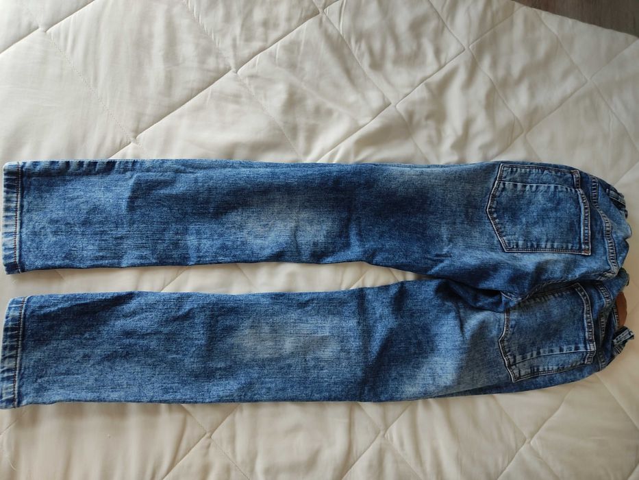 Детски дрехи-дънки и два пуловера