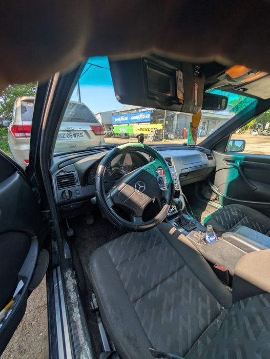 Vând sau schimb Mercedes c180 w202