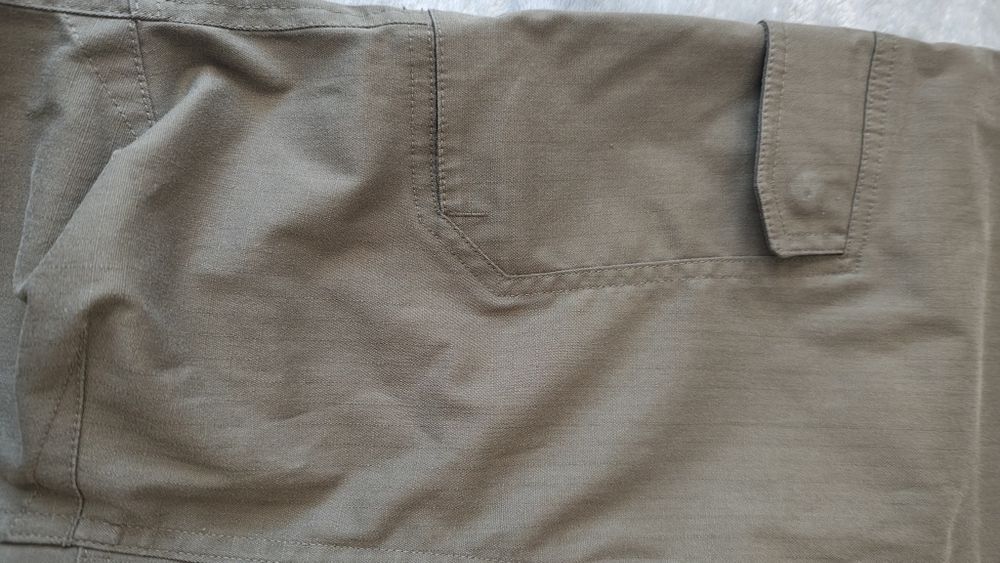 Pantaloni cargo Under Armour
