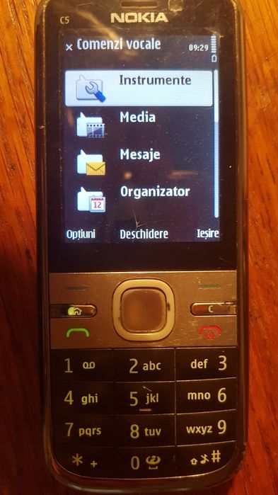 Cu butoane ,Nokia C5.00