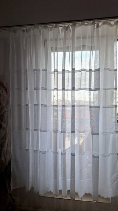 PERDELE ALBE, gen  IN , 2 bucati 300CM/180CM.