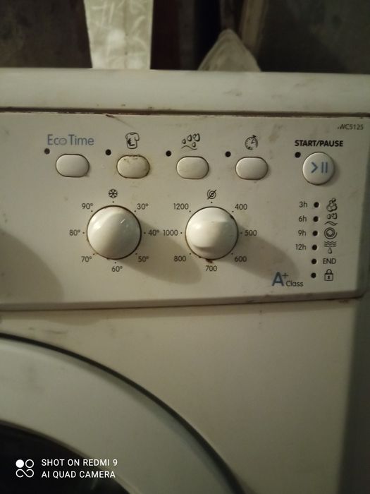 Продавам пералня Индезит за части