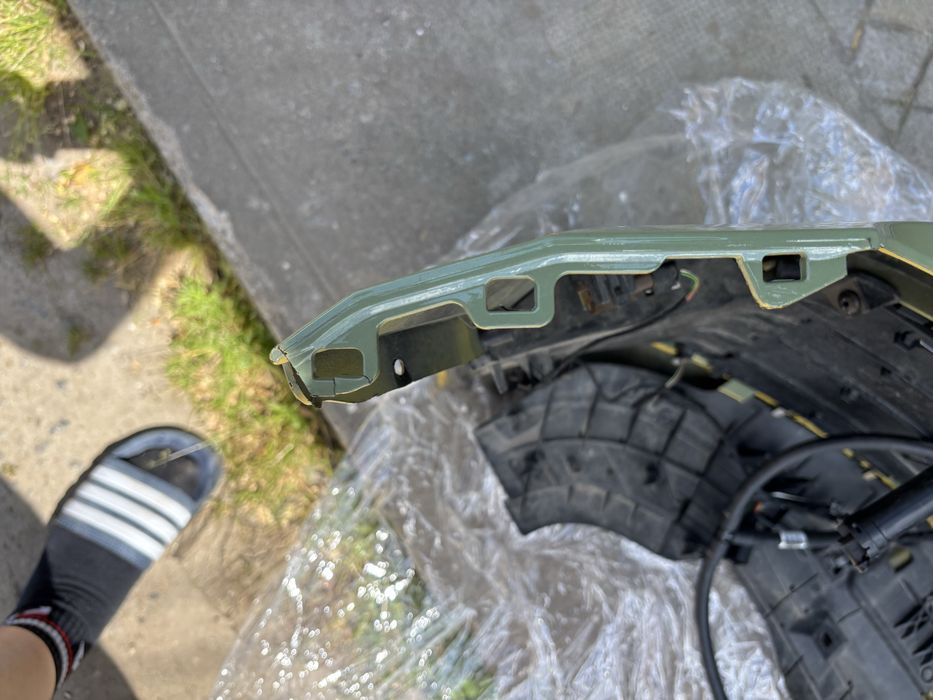 Bara fata Audi Q2 completa