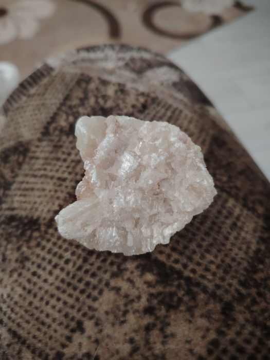 Piatra  opal in forma ei naturala