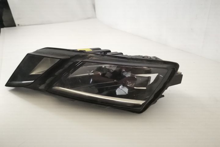 Фар Ляв Оригинален Лед Авариран Шкода Октавия 3 [фейслифт] Ляв преден