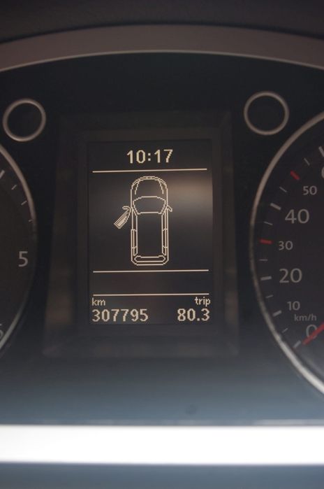 Volkswagen Passat B6. An 2010   170cp