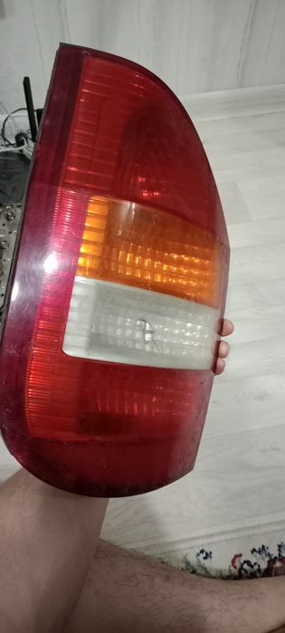 Задний фонарь левый Зафира А