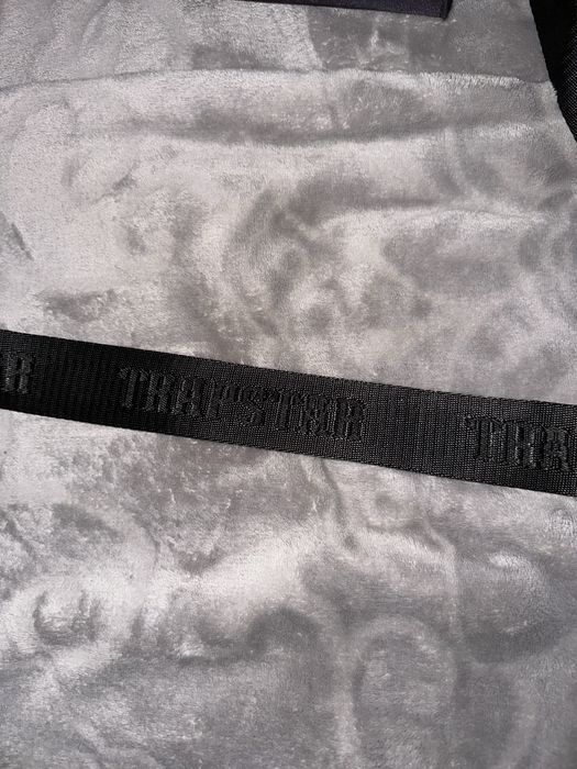 Чанта Trapstar.