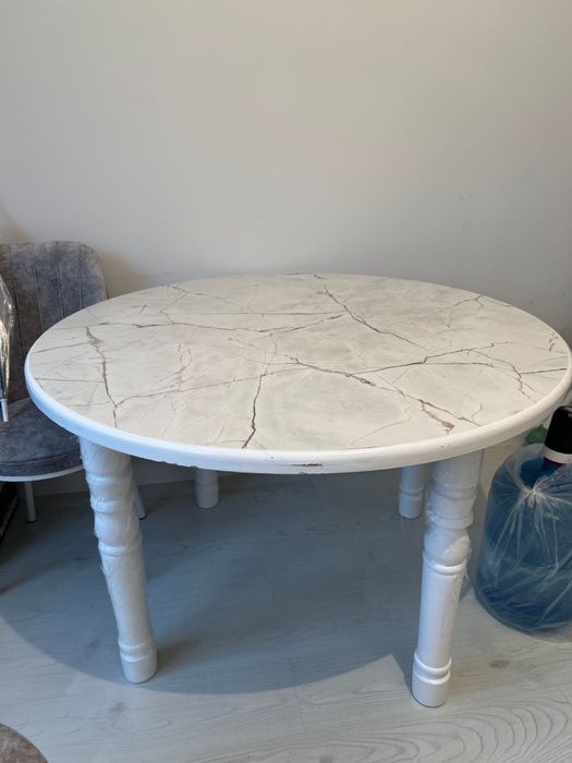 Кухонный стол (без стульев)