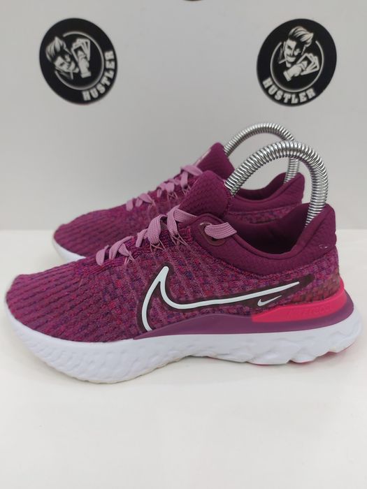 Дамски маратонки NIKE REACT. Номер 36.5