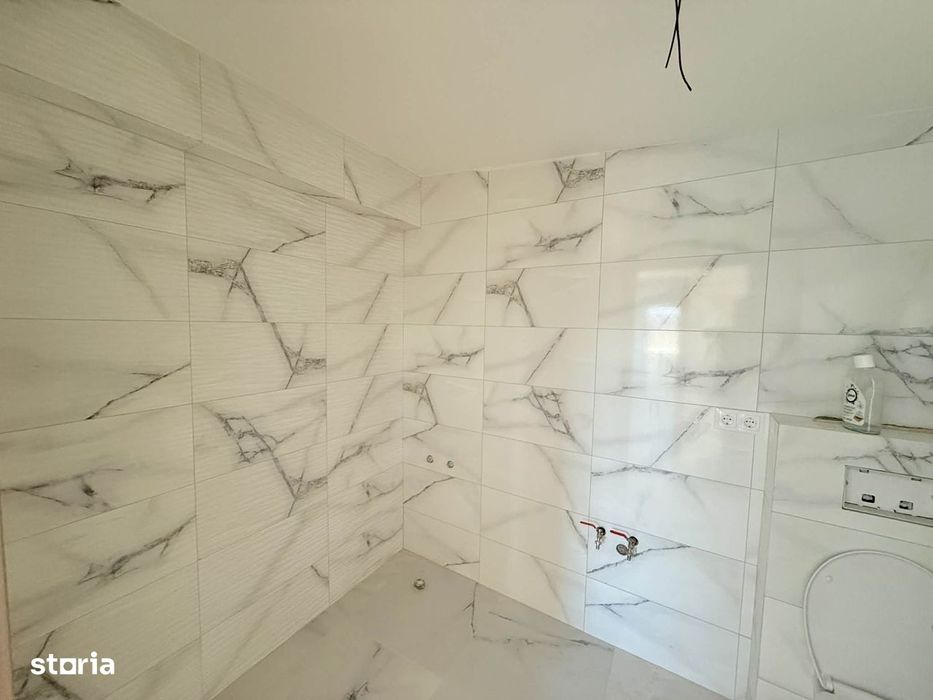 Inchiriez spatiu comercial, suprafata utila 61 mp zona Cocosul de Aur