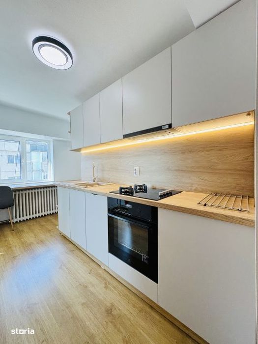 Apartament frumos amenajat cu  4 camere in Decebal-Metrou Muncii