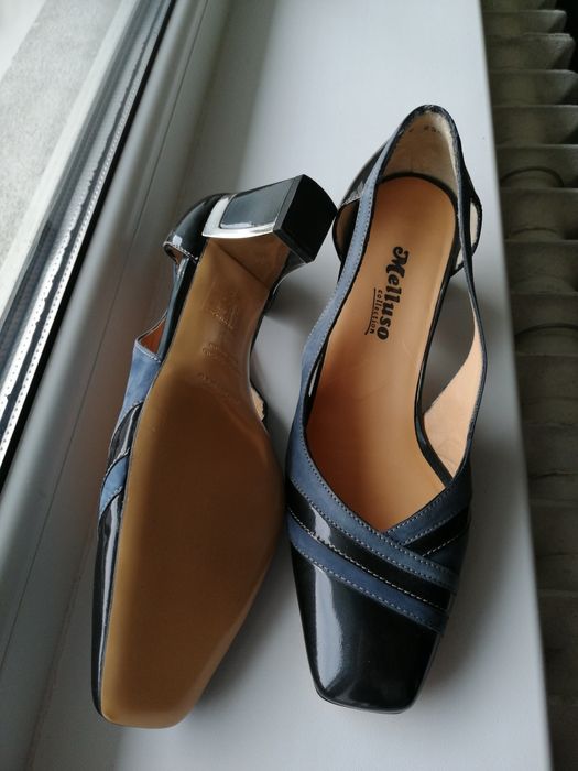 Vand pantofi noi din piele