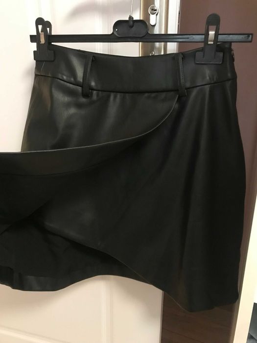 НОВА кожена пола LeGer About You