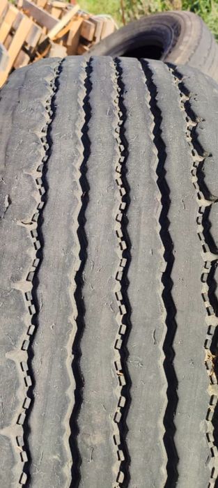 Шины 4 штуки. D 385/65, r22,5