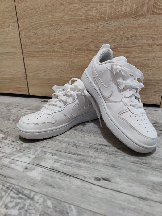 Adidasi Nike, marimea 35.5