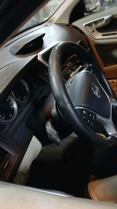 VOLVO XC60 2010 — imagine 2