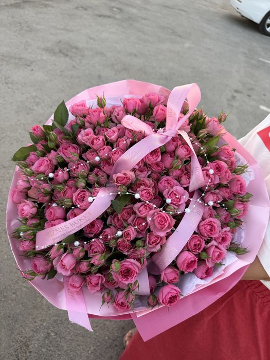 Букет кустовые розы