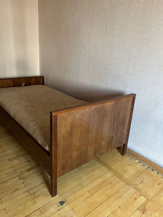 Одноместная кровать, из цельного дерева