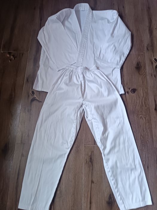 Продаю Кимоно для спорта