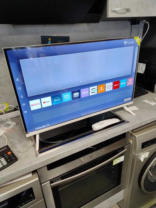 *Ново* Чисто нов Бял Смарт Телевизор 32 инча Diamant HD Ready