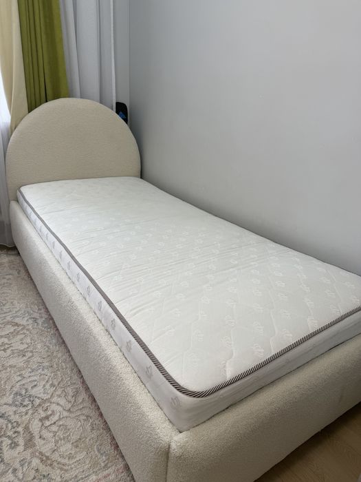 Продам Кровать размер 90/200