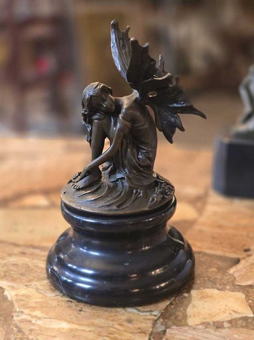 Statueta din bronz Zâna.