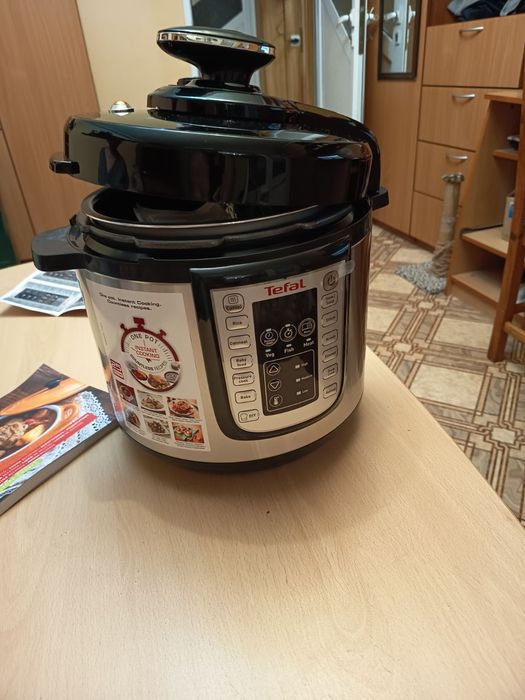 Мултикукър  Tefal One Pot. Чисто нов