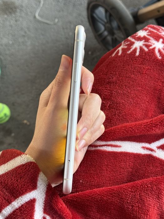 iPhone 11 белый 128гб