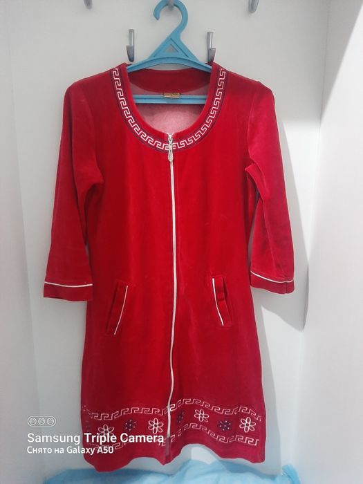 Халат  женский велюровый