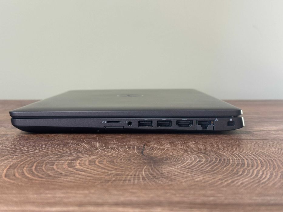 Лаптоп DELL LATITUDE 5400 14" i7-8665U, 16GB, 256GB NVMe, 14" FullHD