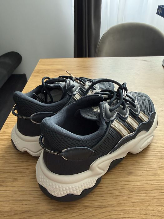 Vand Adidas Ozweego noi originali in cutie marime 38