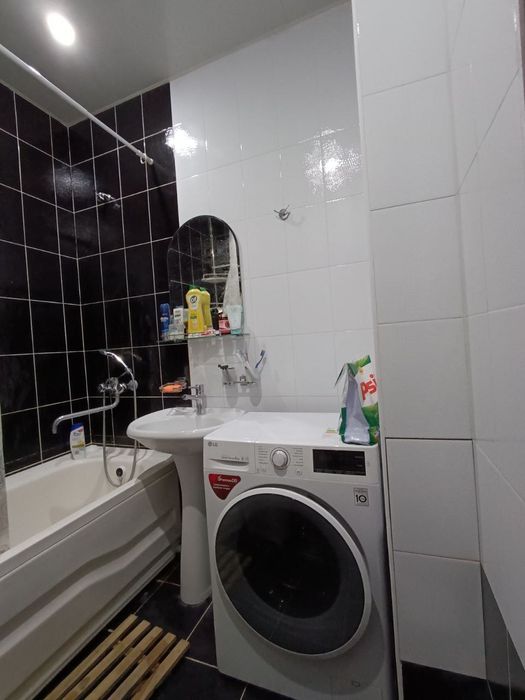 3/7/9. Дустлик 2, Янгихает р-н (Сергели). Квартира 80 м². Дом панельн.