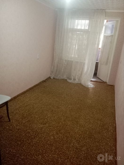 Срочно продается в Чирчике 1-ком в центре
